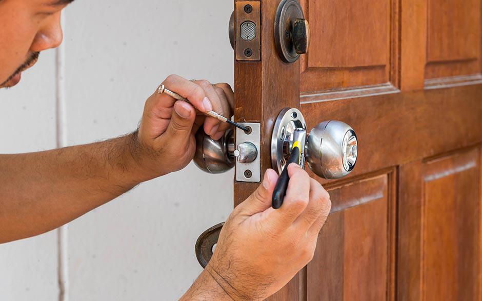 serrure de porte intérieure Paris 7